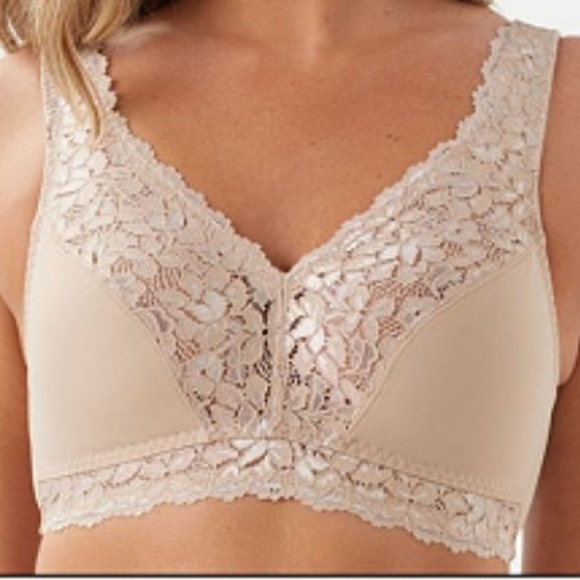 Breezies Other - Breezies~Set of 2~Soft Support Lace Wirefree Bras